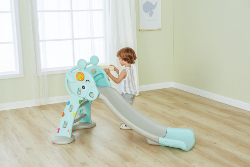 MANFAAT BERMAIN PEROSOTAN DIBANDINGKAN MAIN HP PADA ANAK