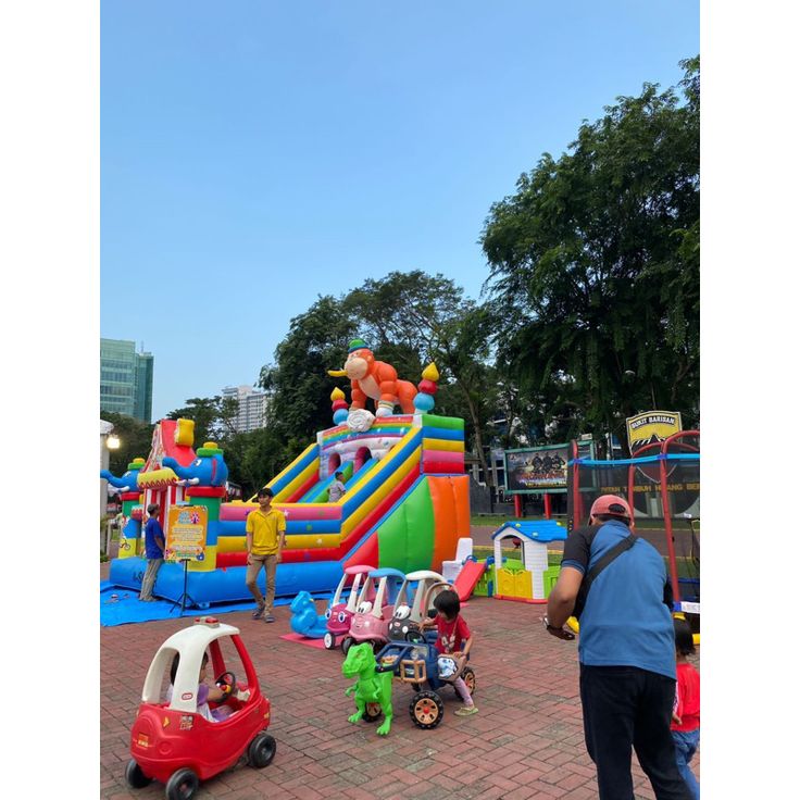 MANFAAT BERMAIN PLAYGROUND UNTUK TUMBUH KEMBANG ANAK 