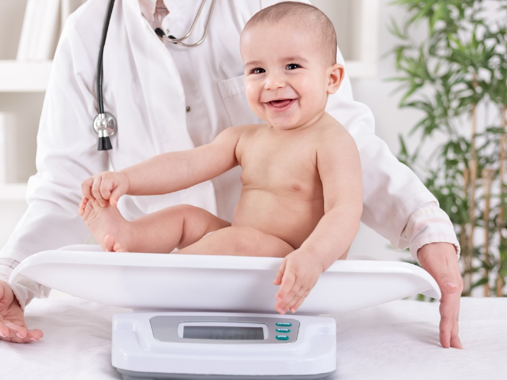 RUTIN MENIMBANG BERAT BADAN ANAK, UPAYA DETEKSI DINI GIZI KURANG 