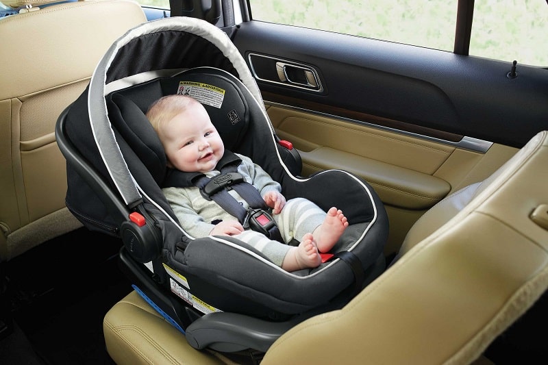 CARSEAT VS INFANT CARSEAT: MANA YANG TEPAT UNTUK SI KECIL?