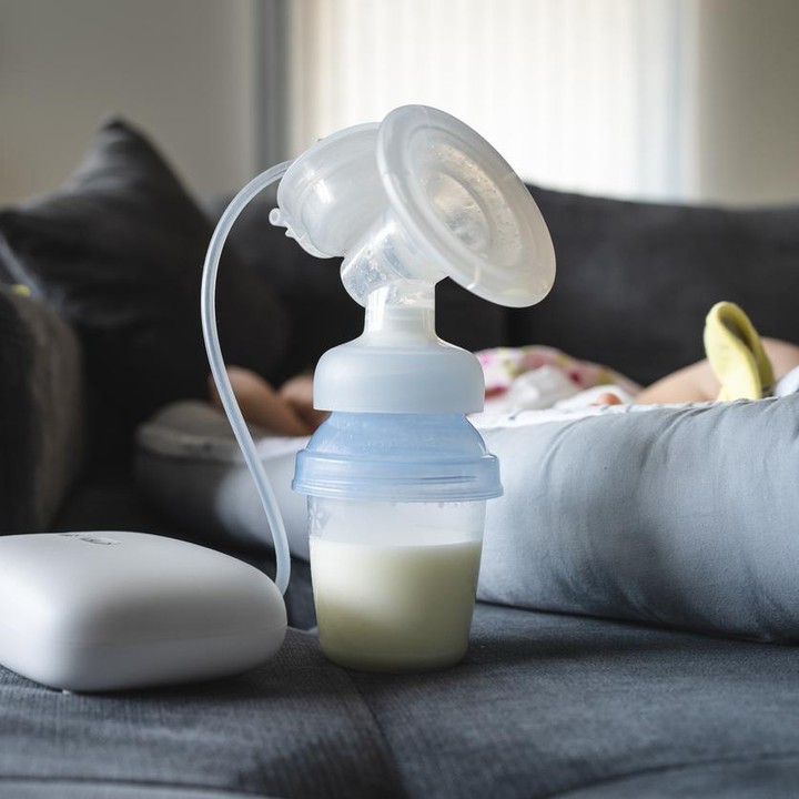 POMPA ASI ELEKTRIK VS MANUAL: PERBEDAAN DAN MANFAATNYA BAGI IBU MENYUSUI